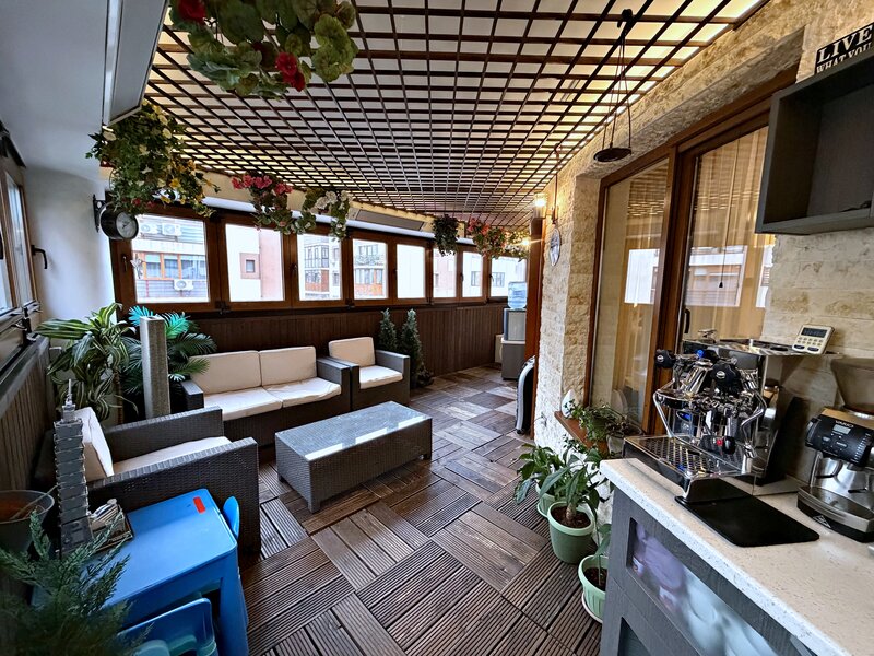 Ghencea, apartament 3 camere, 2 bai, 2 balcoane, 143 mp, lux,