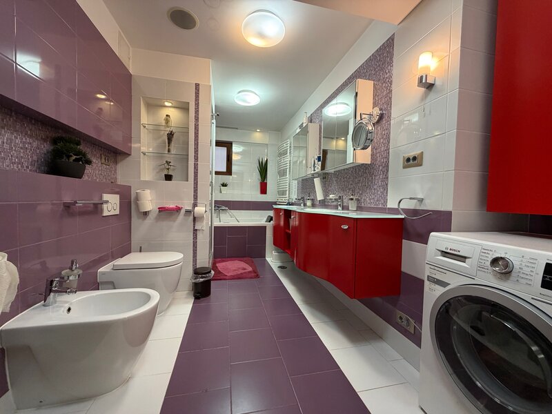 Ghencea, apartament 3 camere, 2 bai, 2 balcoane, 143 mp, lux,