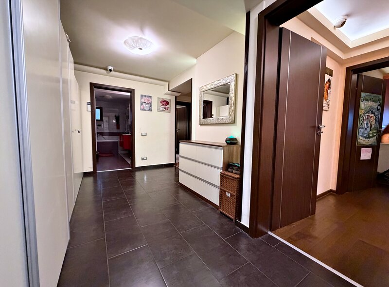 Ghencea, apartament 3 camere, 2 bai, 2 balcoane, 143 mp, lux,