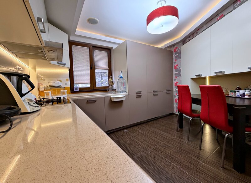 Ghencea, apartament 3 camere, 2 bai, 2 balcoane, 143 mp, lux,