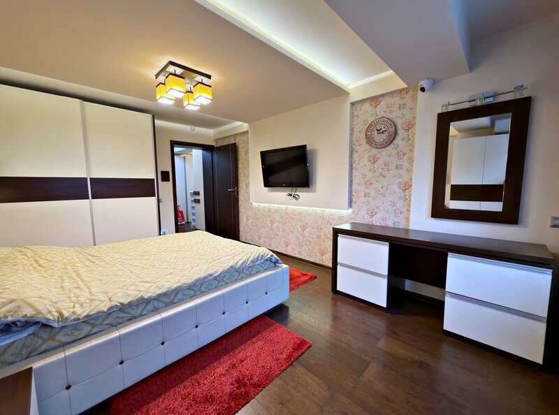 Ghencea, apartament 3 camere, 2 bai, 2 balcoane, 143 mp, lux,