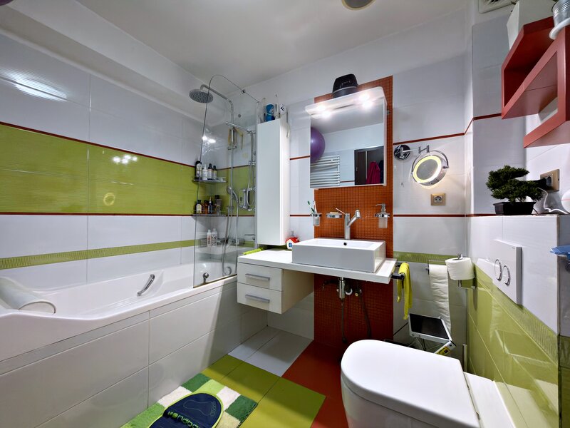 Ghencea, apartament 3 camere, 2 bai, 2 balcoane, 143 mp, lux,