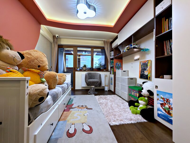 Ghencea, apartament 3 camere, 2 bai, 2 balcoane, 143 mp, lux,